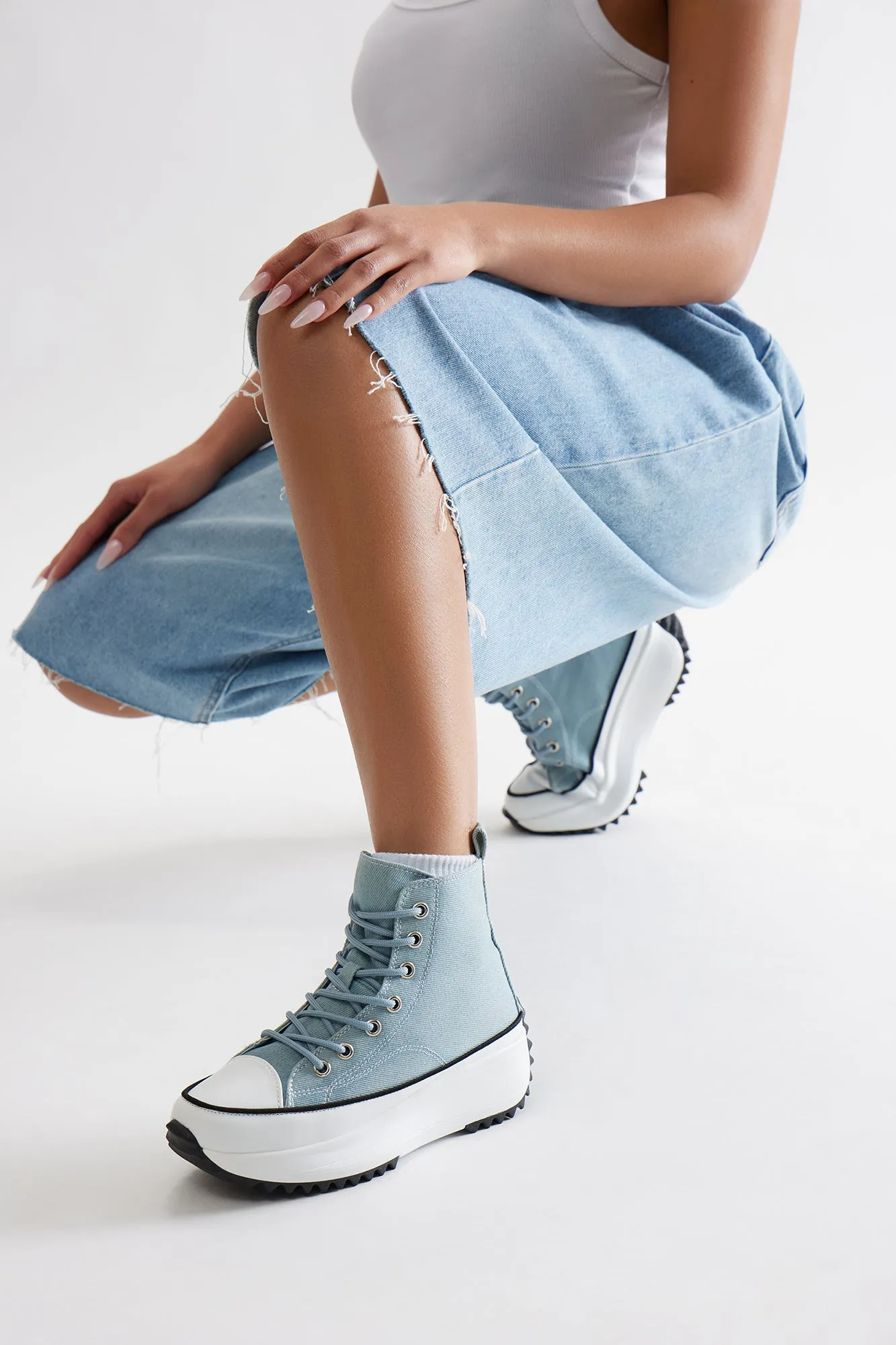 Bailey High Cut Sneakers - Denim