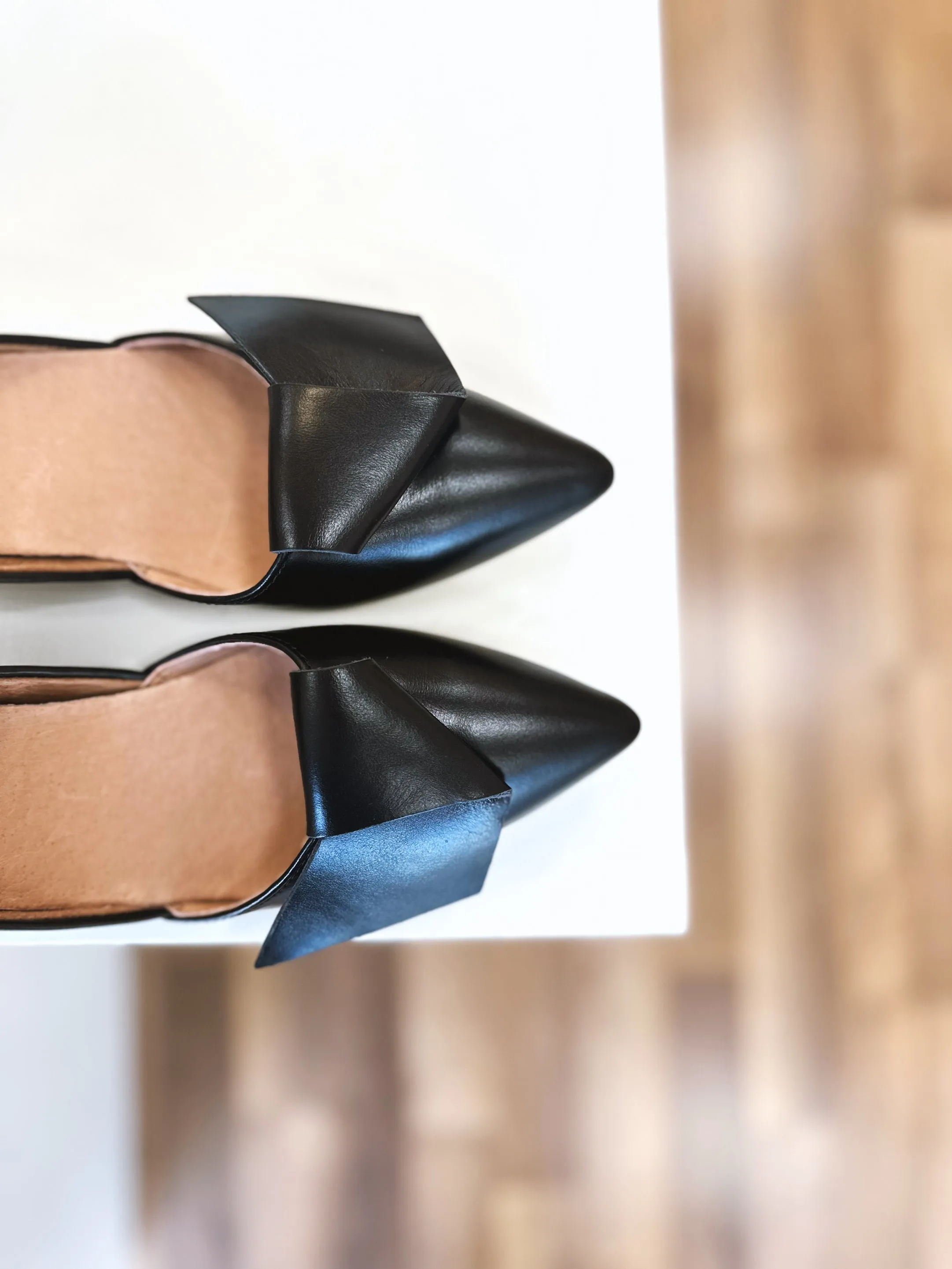 Half Bow Square Wedge